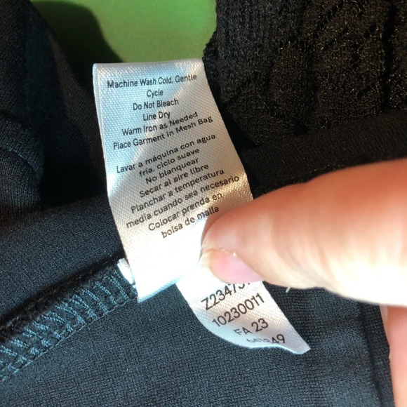 Lace detail top - Picture 13 of 16